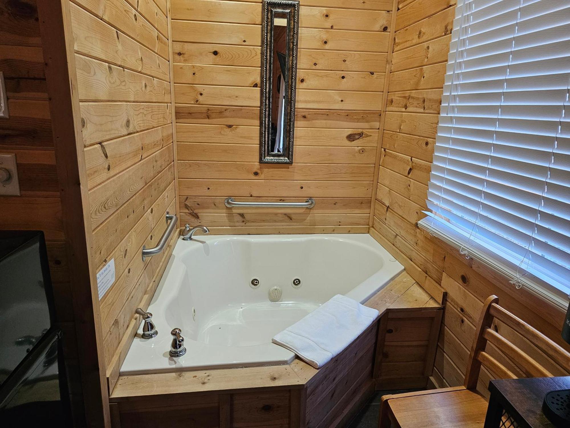 5 Min To Beaver Lake-King Bed-Fire Pit-Jetted Tub #5 ユリーカ・スプリングス エクステリア 写真